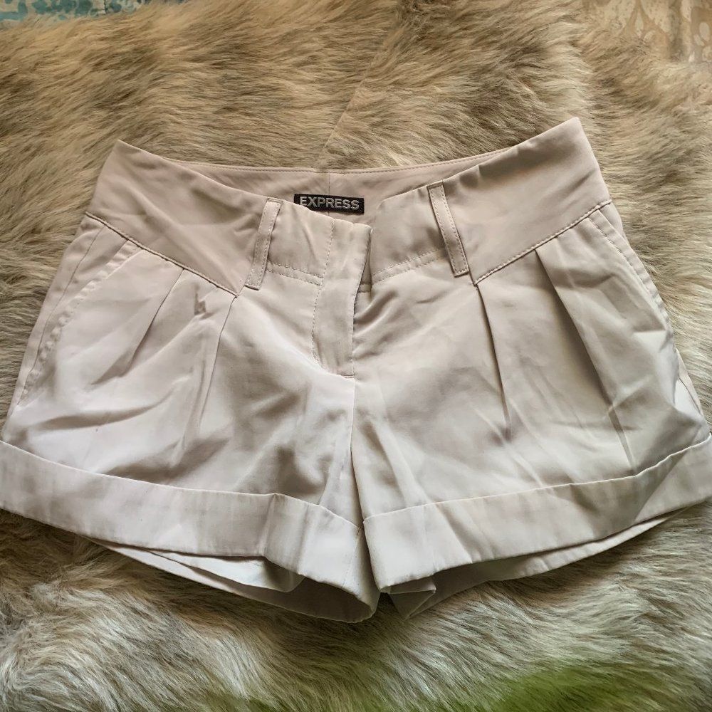 00 cream dress shorts